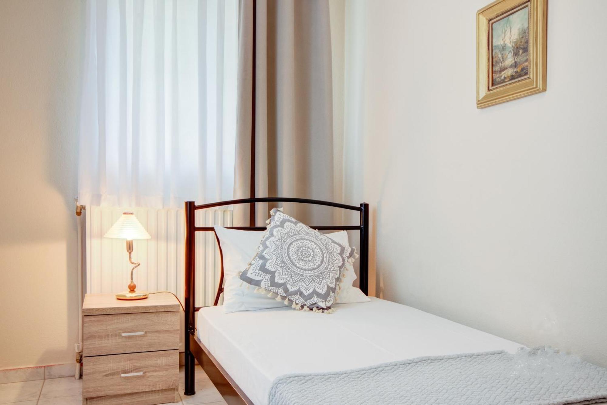 Private 6-Bdrm Villa With Garden 150M To Beach Paradíszosz Kültér fotó