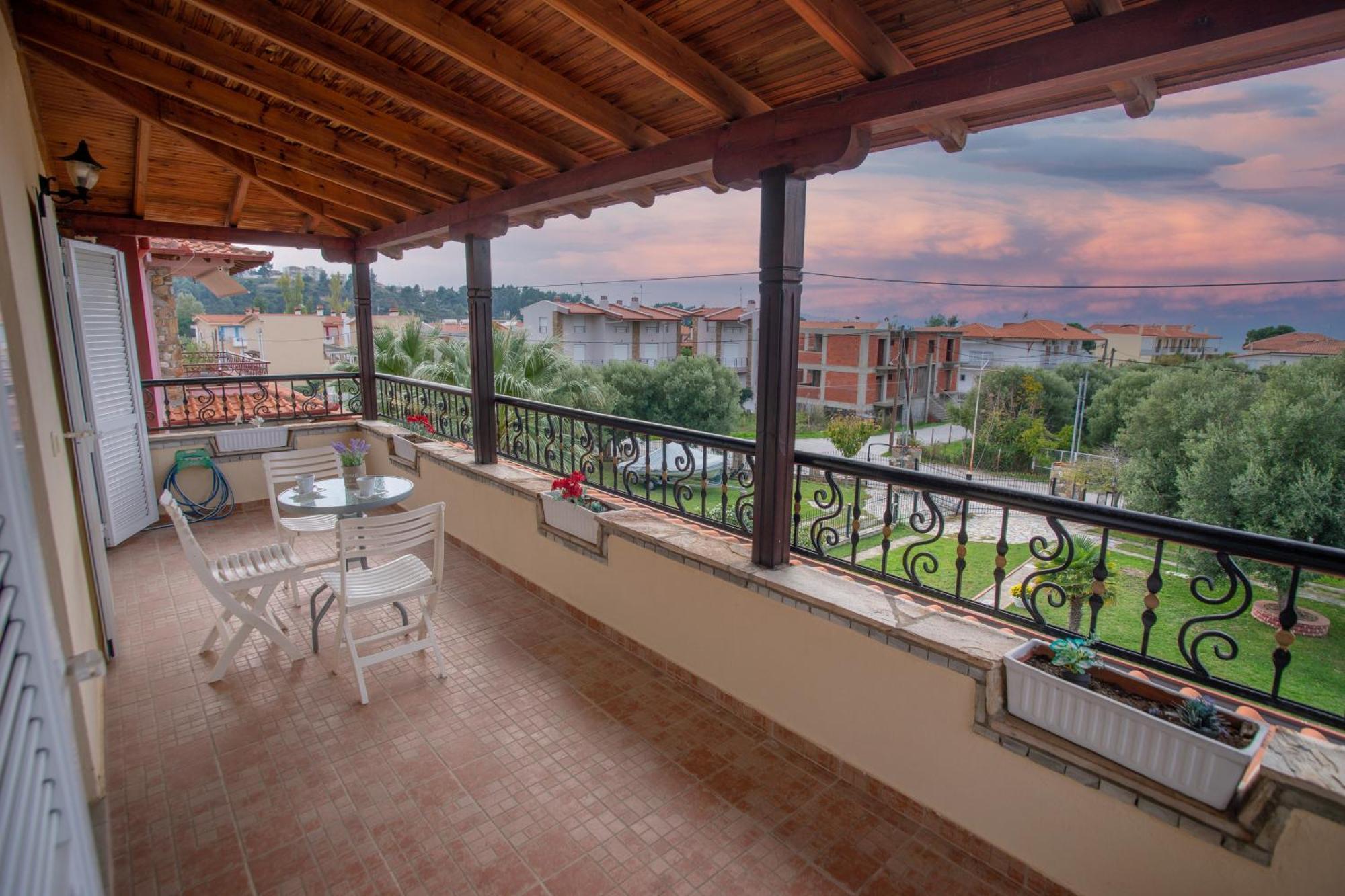 Private 6-Bdrm Villa With Garden 150M To Beach Paradíszosz Kültér fotó
